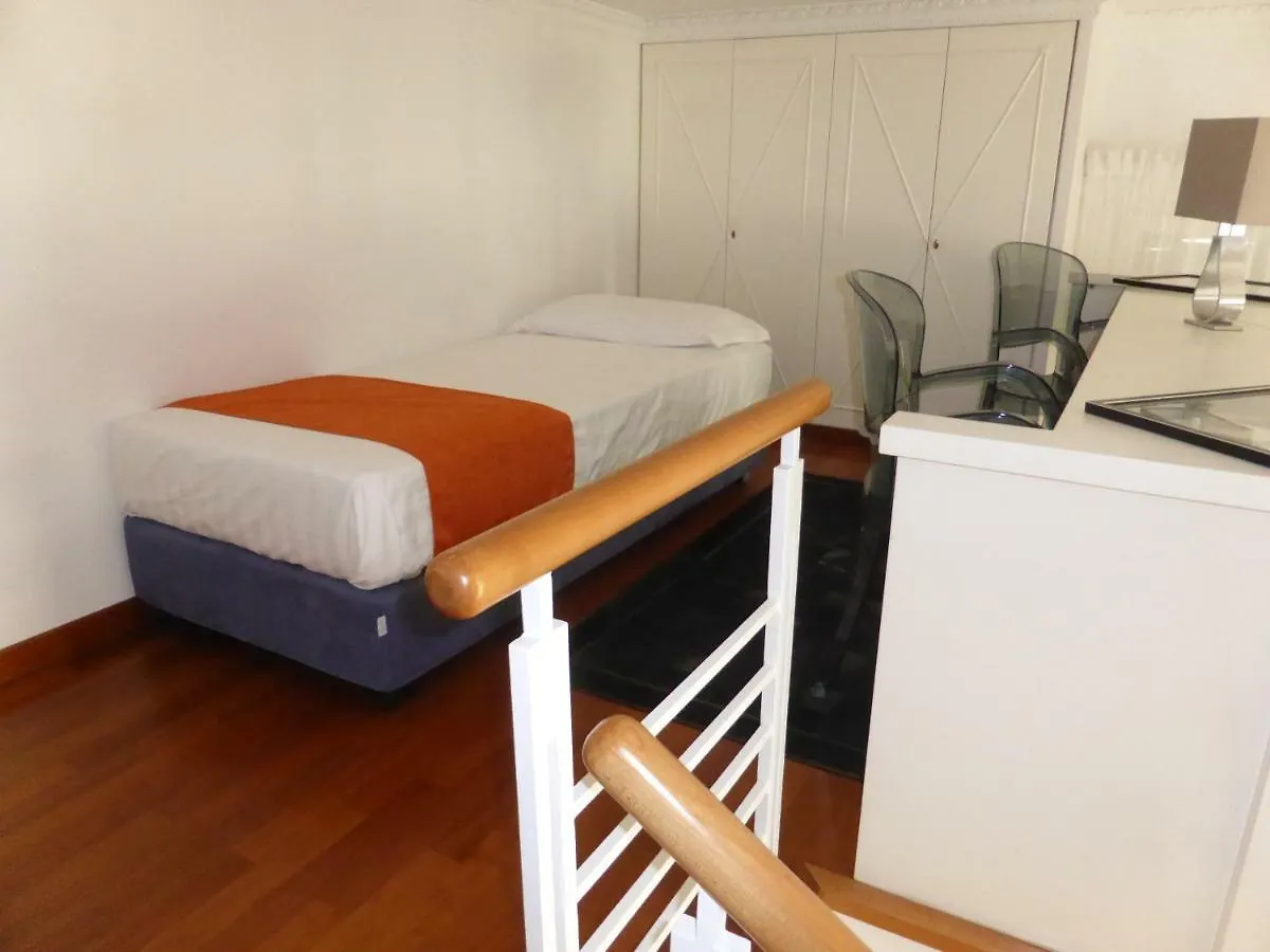 Home46 Νάπολη 0*,